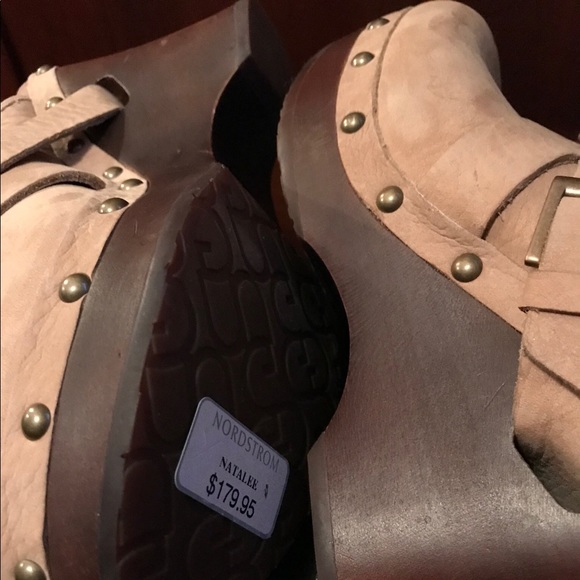 💋💋SOLD 💋💋UGG NATALEE PLATFORM MULES - Picture 3 of 7